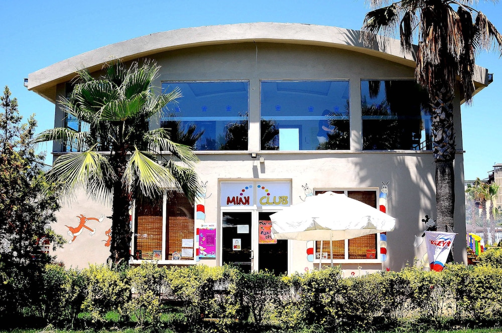 Holiday Garden Resort 2/40