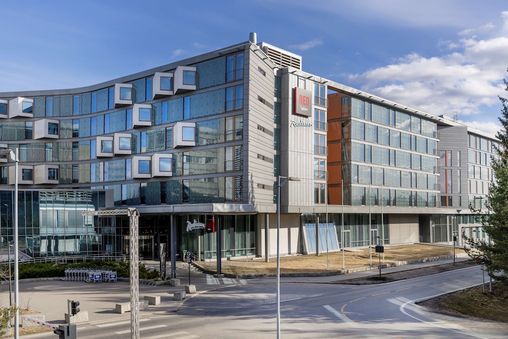 Radisson RED Oslo Airport 60/60