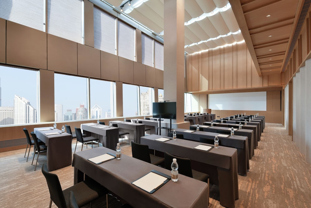 JOYA Shanghai Gubei Hotel 56/73