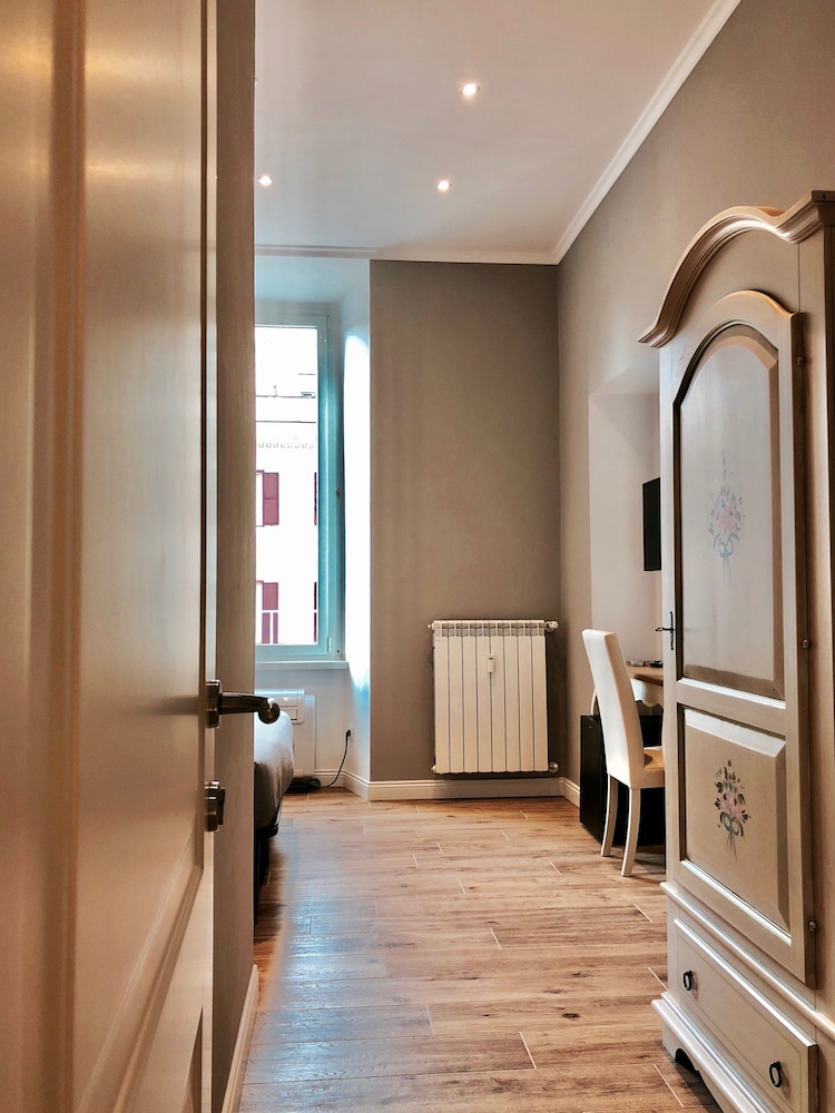 Audrey's Roman Holidays Suites&Rooms 46/54