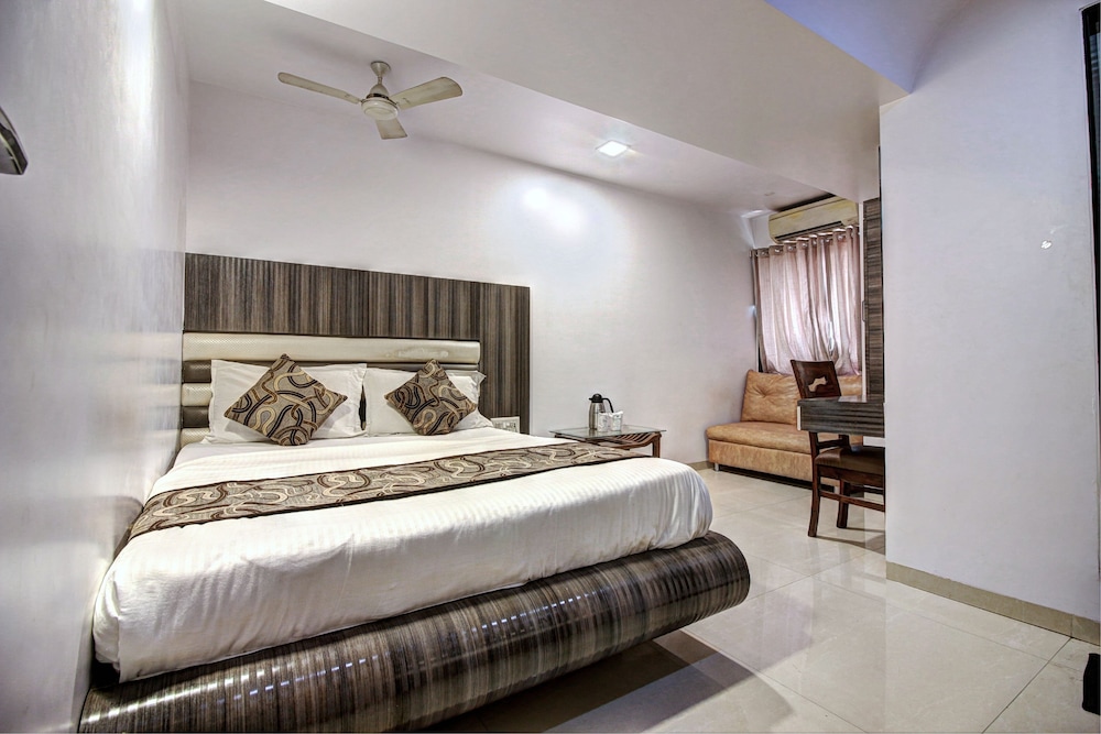 EXECUTIVE, DOUBLE BED, CITY VIEW