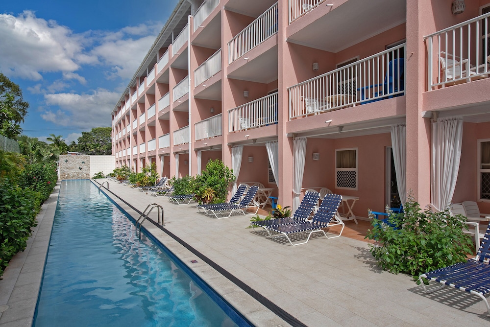 Butterfly Beach Hotel 6/75