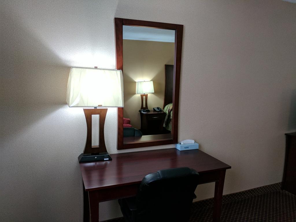 Luxury Inn 6/16