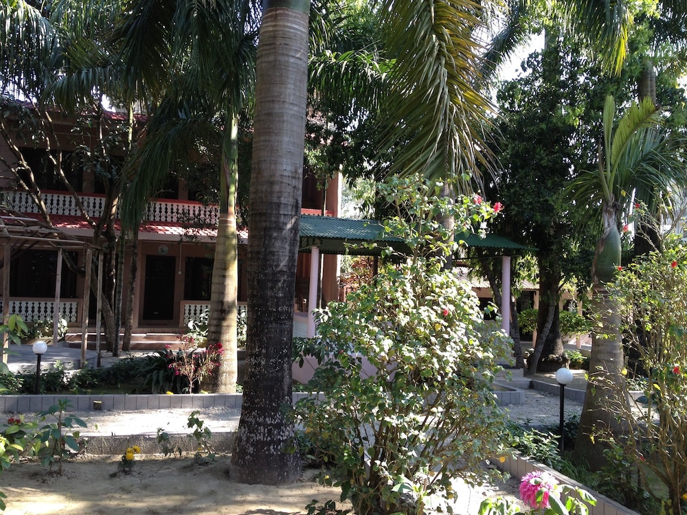 Sauraha Resort 5/50