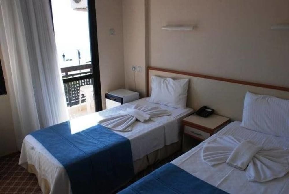 KERMAN HOTEL 5/52
