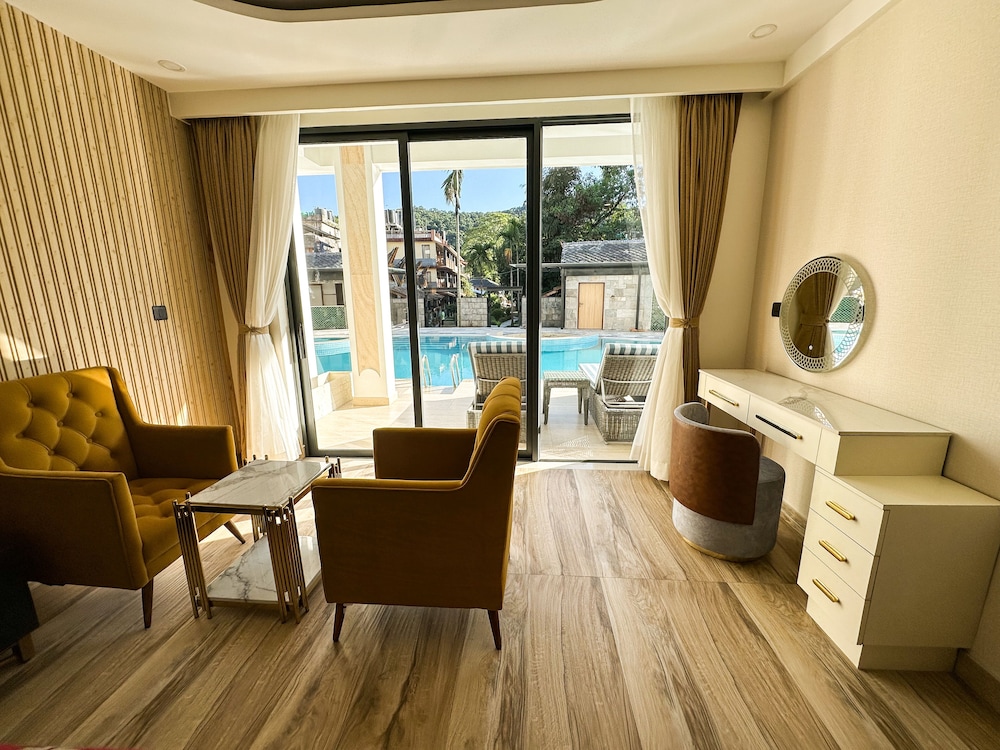 Lake View Resort 30/50