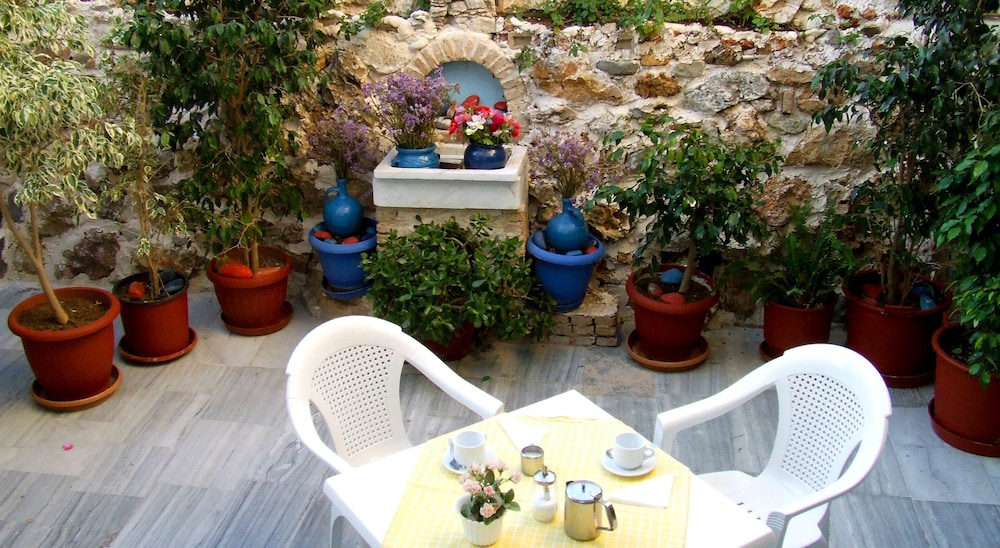 Hotel Eleftheria 37/45