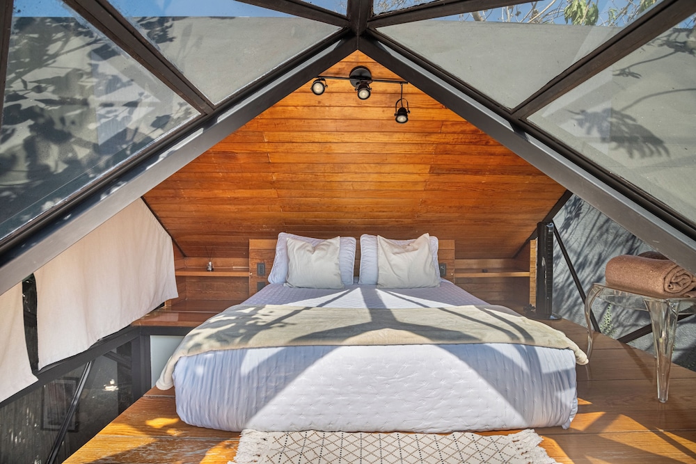 Eiger, Cabin, Queen Bed