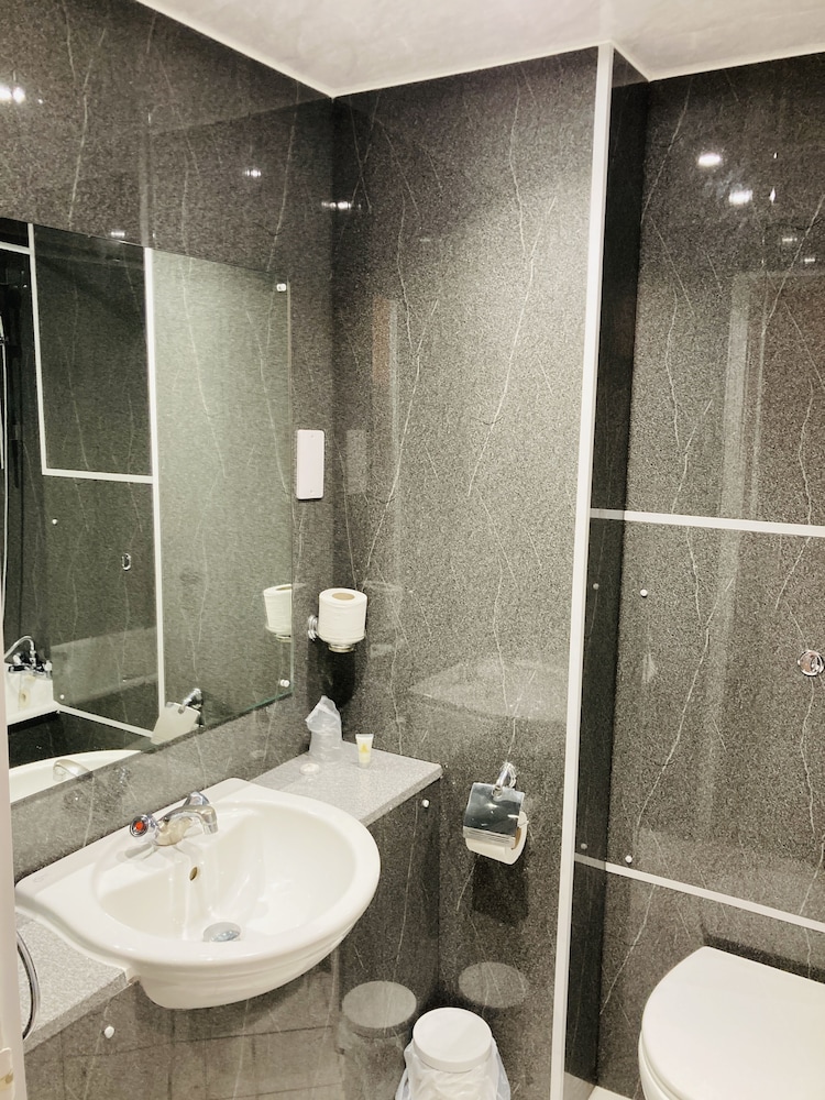 Britannia Hotel Newcastle Airport 61/62