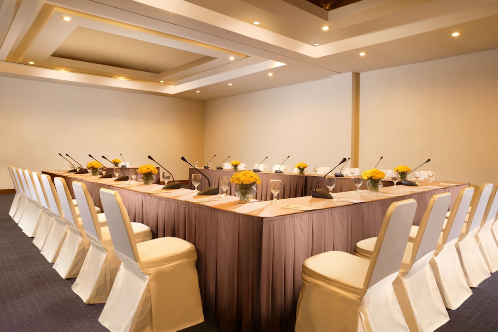Hotel Santika Cirebon 20/28