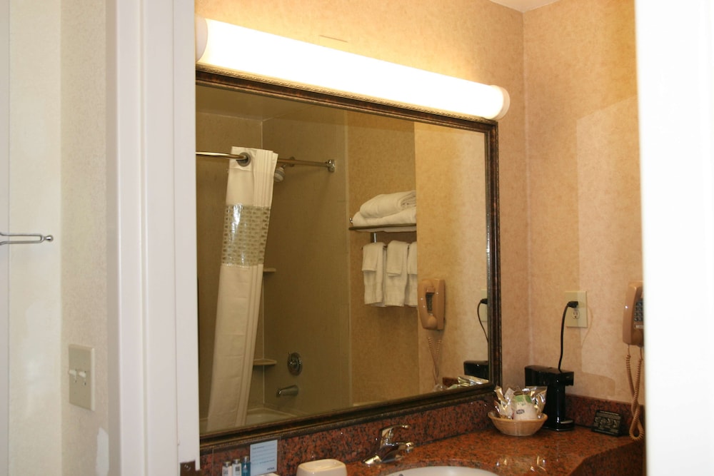 Hampton Inn Canton 14/56