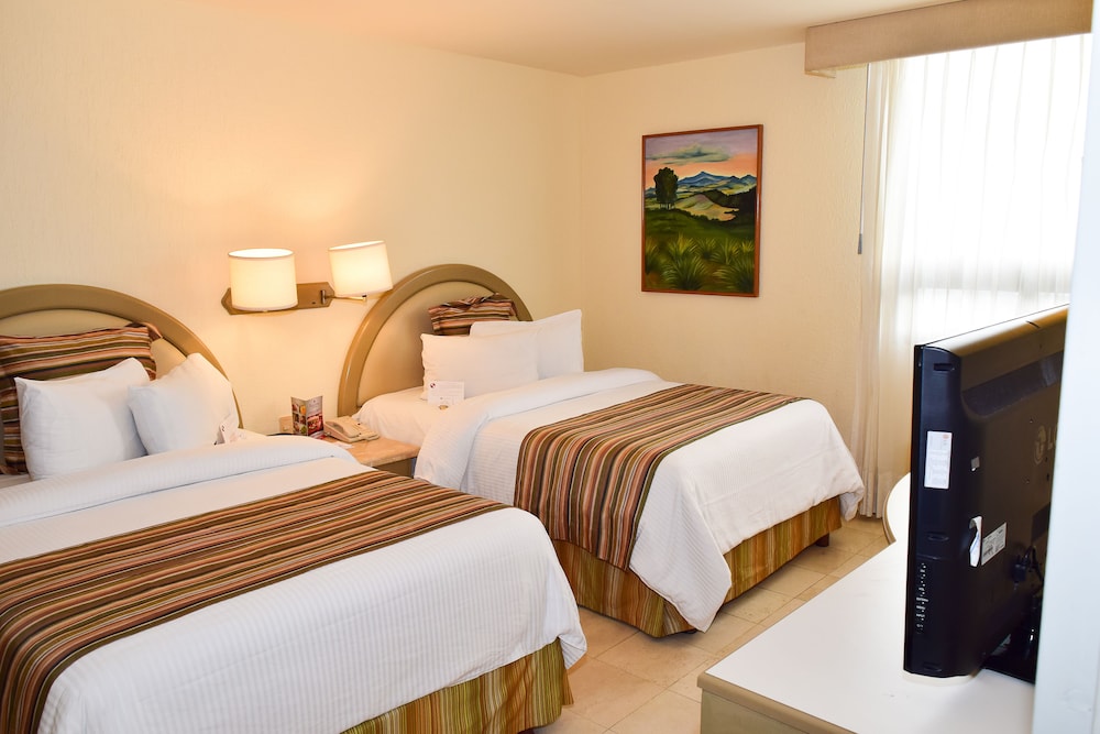 Ramada by Wyndham Hola Culiacan 10/45