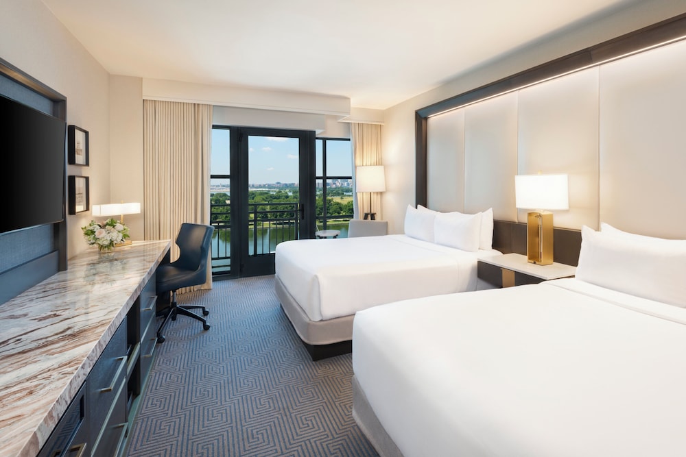 Premium, 2 Queen Beds, River View, French Balcony, Balcony
