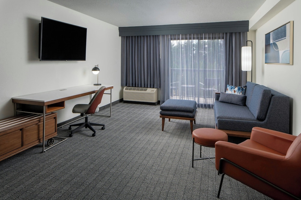 Courtyard By Marriott Decatur 41/50