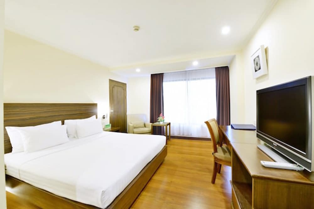 St James Hotel 11/50