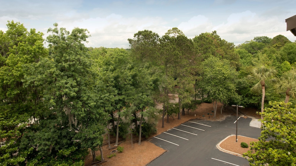 Holiday Inn Express Hilton Head Island 11/77