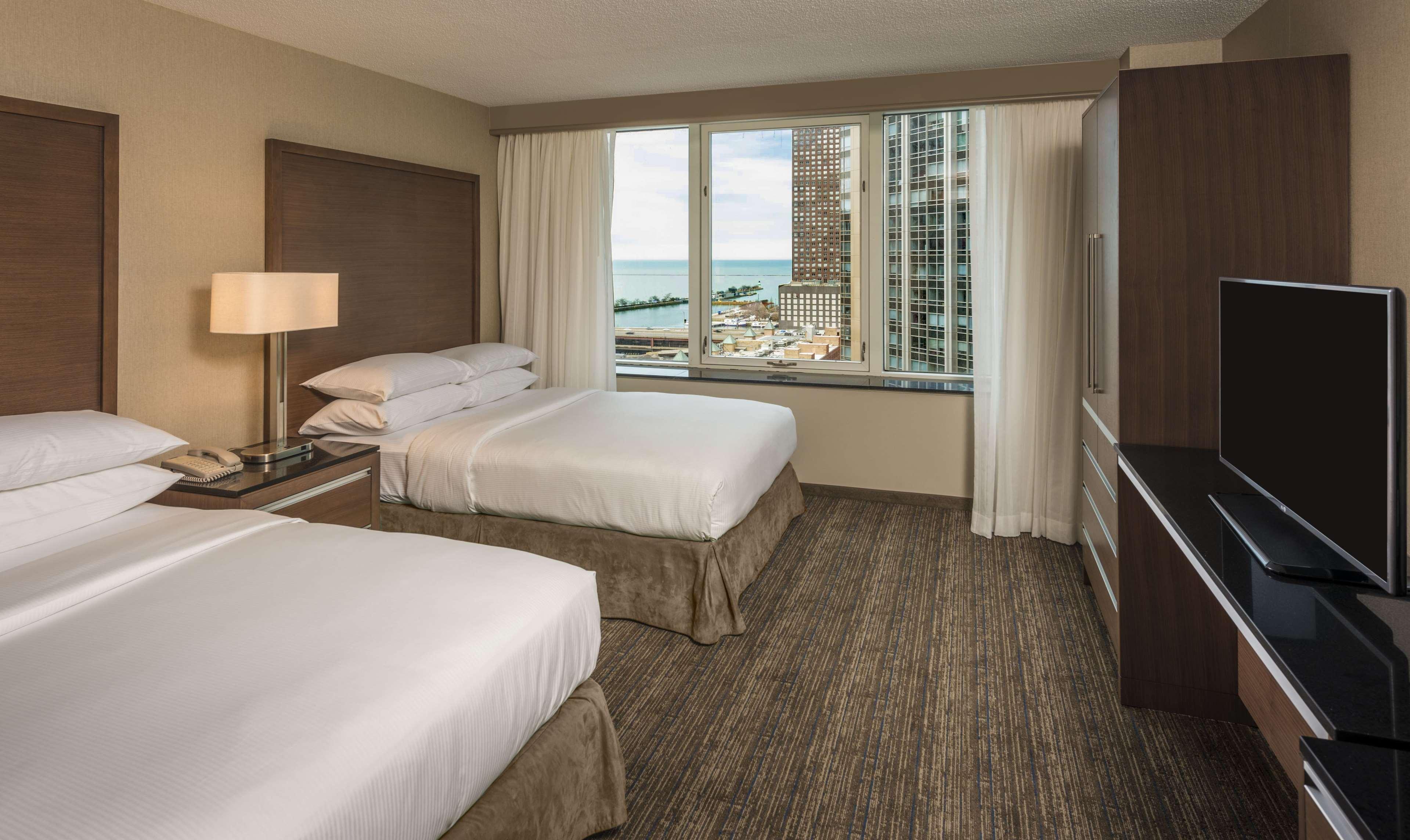 2 ROOMS, SUITE, 2 DOUBLE BEDS, LAKE VIEW, HIGH FLOOR