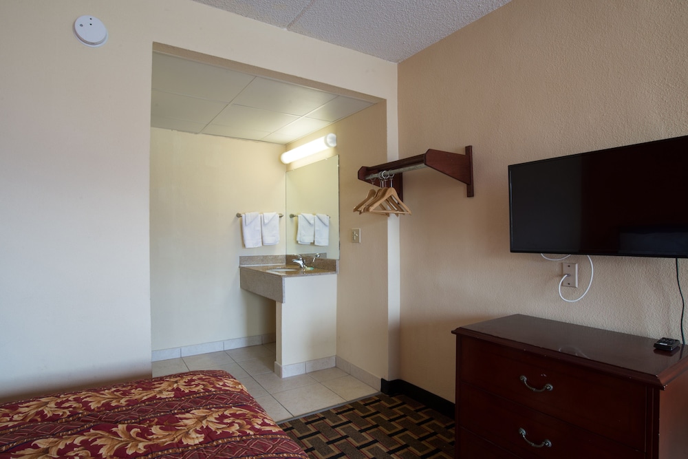 Budget Inn Cocoa 11/45