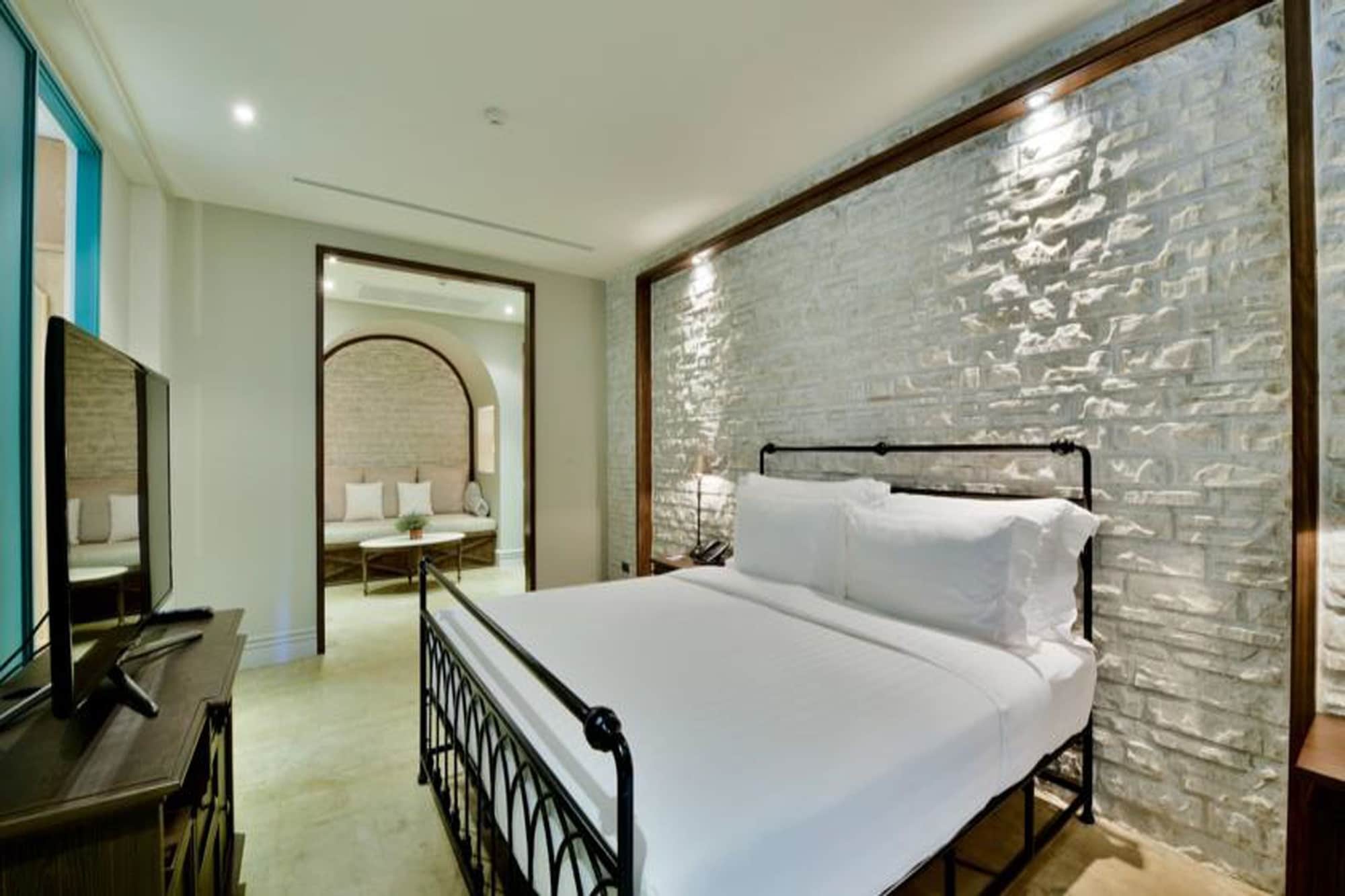 Pond, Deluxe, Double Bed