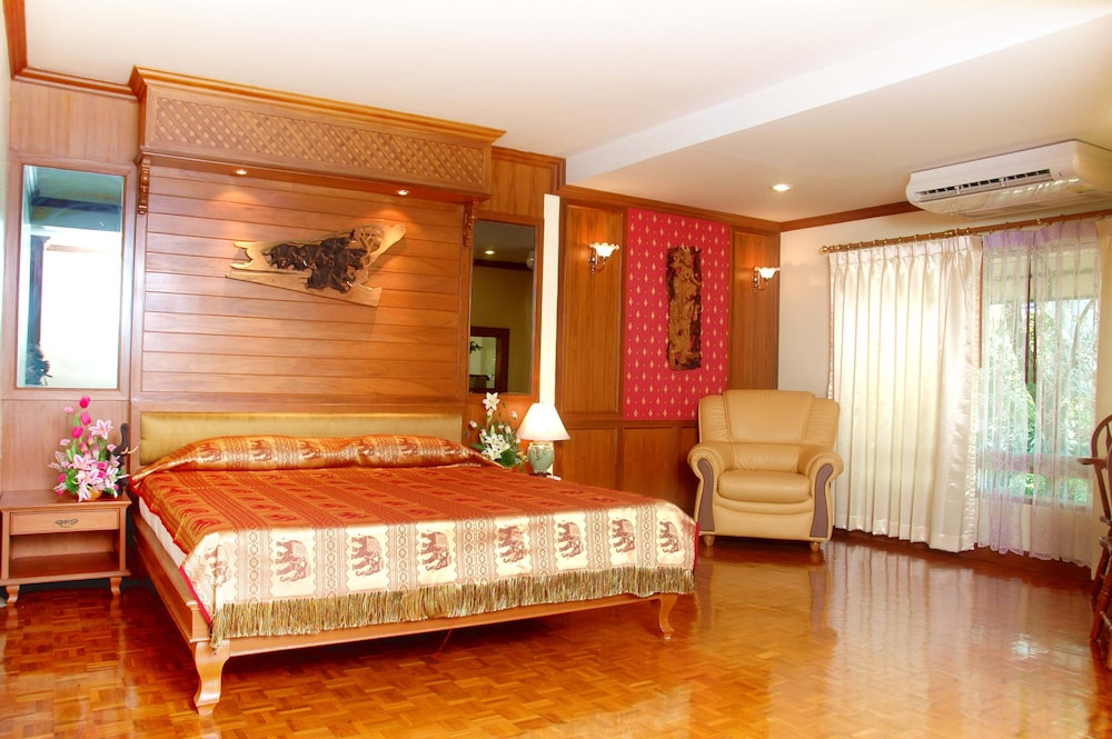 Royal Ivory Nana Hotel 15/36