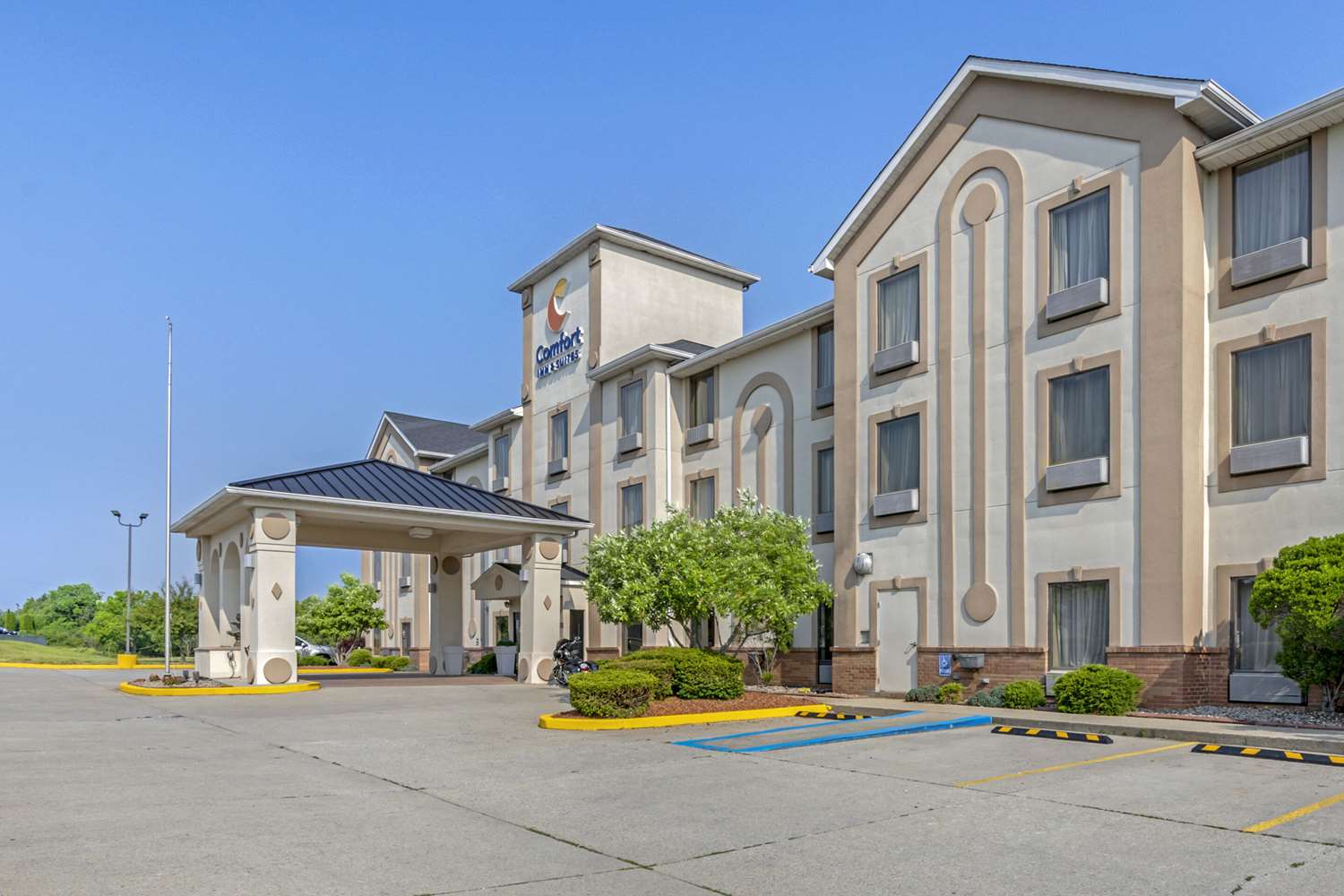 Comfort Inn & Suites La Grange - Louisville Area 20/24
