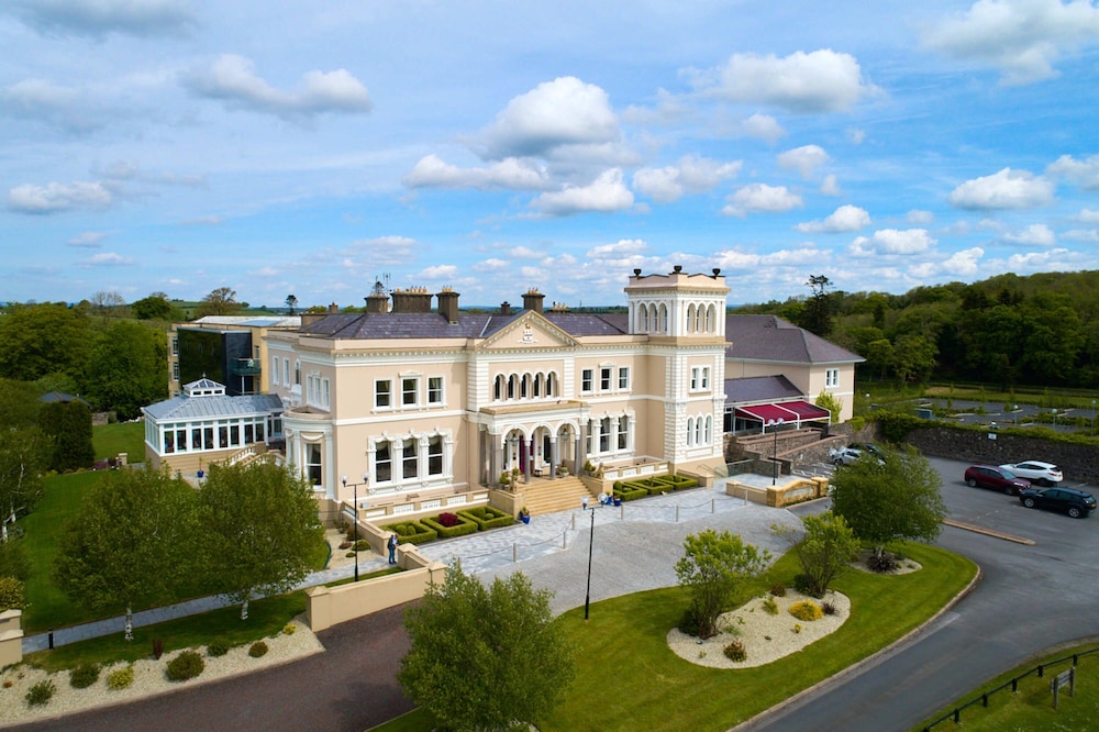 MANOR HOUSE COUNTRY HOTEL 55/56