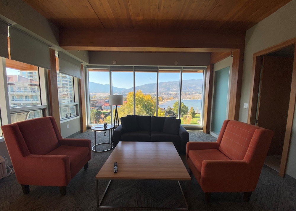 Penticton Lakeside Resort 30/58