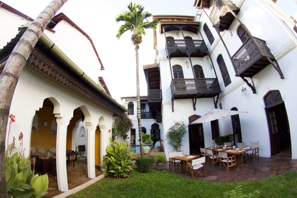 Kholle House 5/50