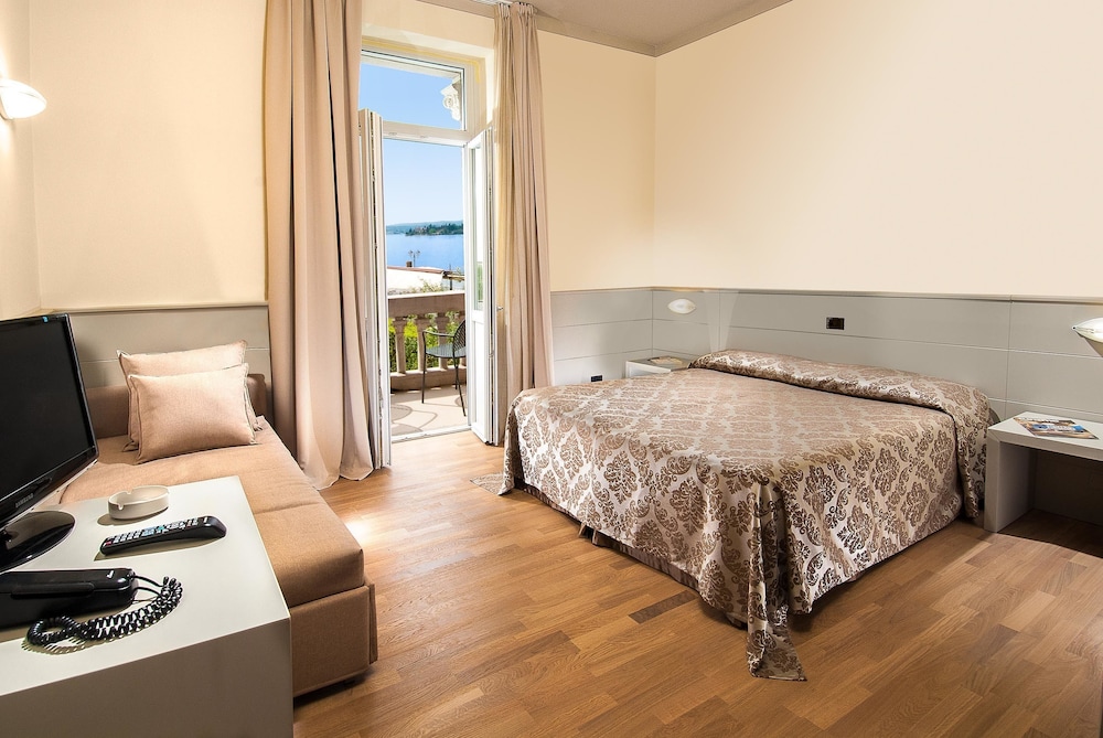 HOTEL MILANO 18/40