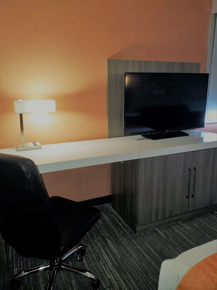 Best Western Plus Renton Inn 36/37