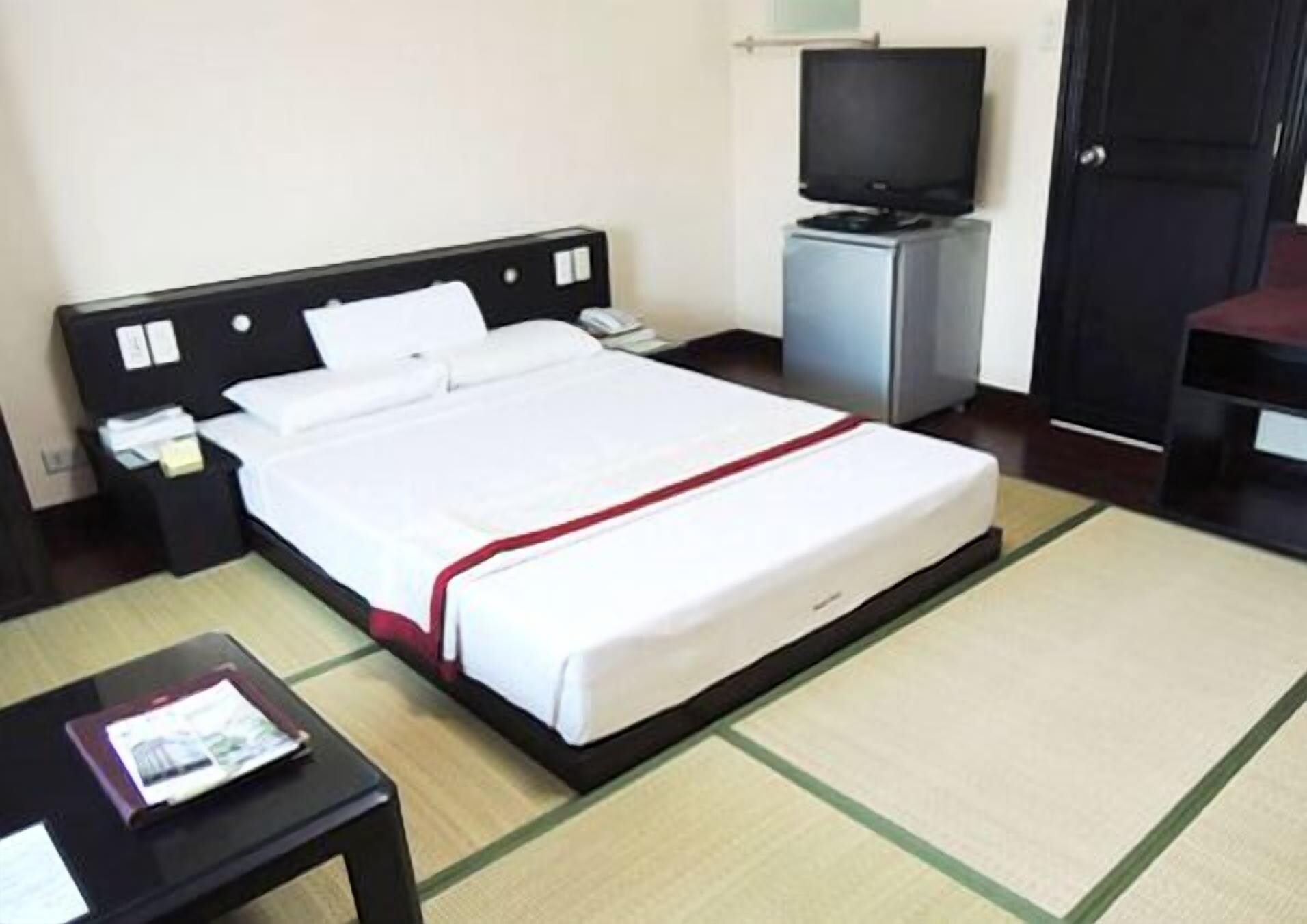 PLUS, DELUXE, DOUBLE BED