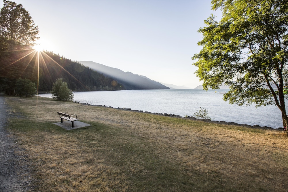 Harrison Resort Hot Springs 59/68