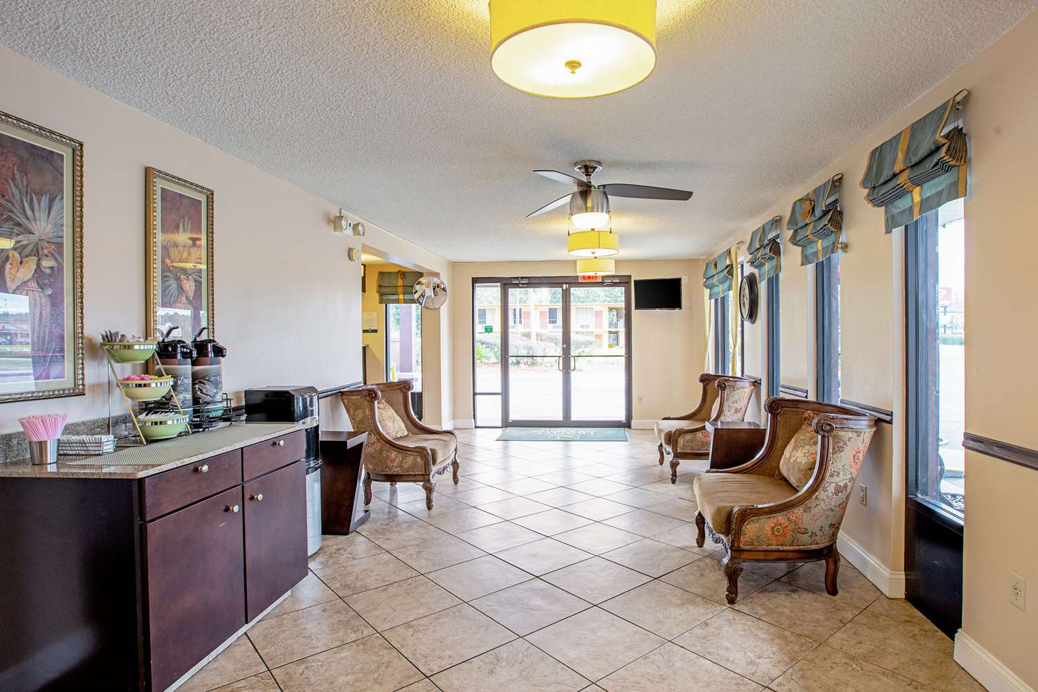 Quality Inn & Suites Live Oak I-10 Exit 283 10/14