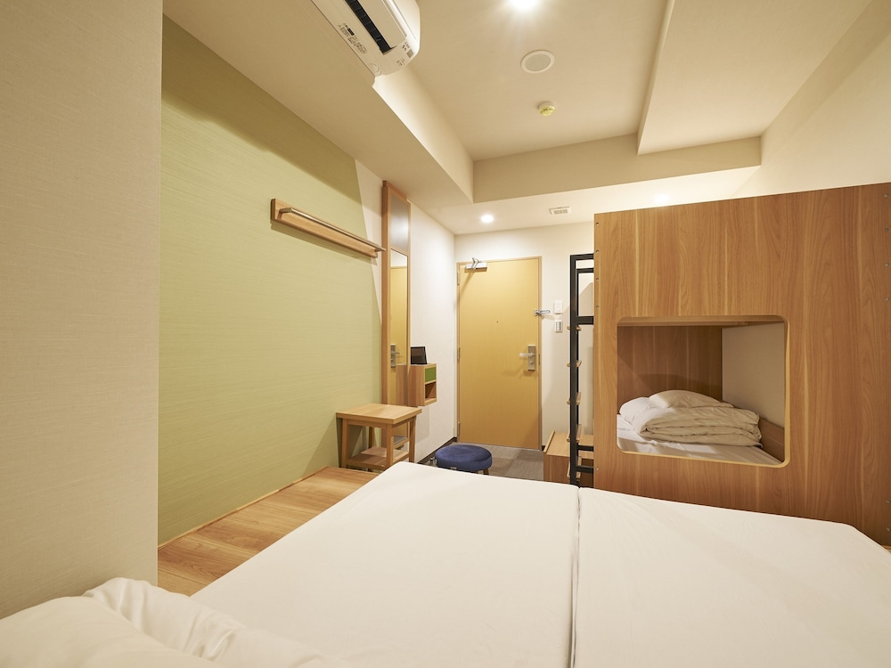 PRIVATE, QUADRUPLE, TWIN BEDS, BUNK BED, SHARED BATHROOM