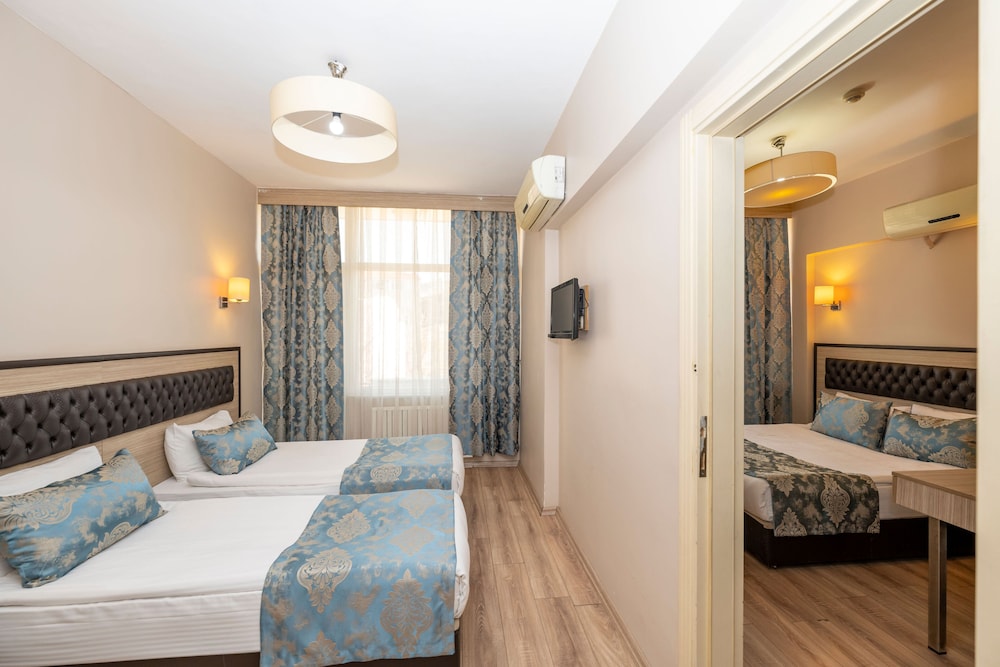 TUGRA HOTEL 33/65