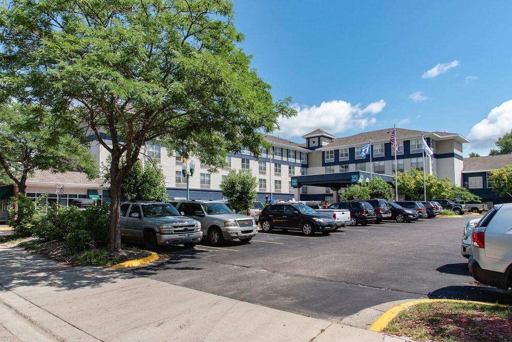 Norwood Inn And Suites Chaska 3/47