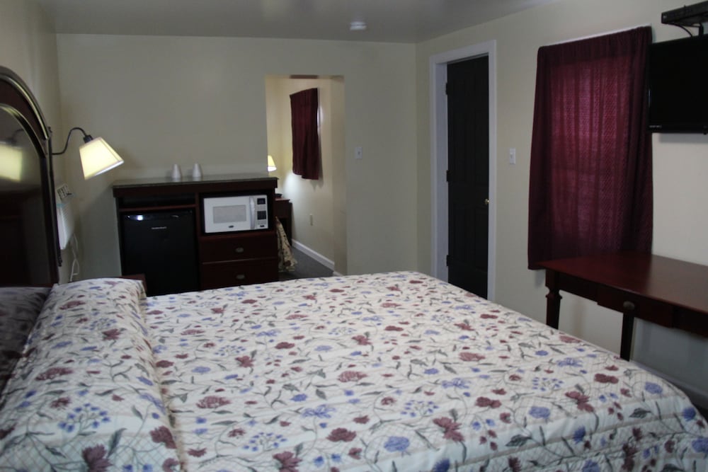 Pleasant Hill Motel 1/19