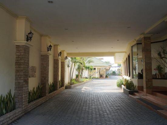 Adisurya Hotel 13/14