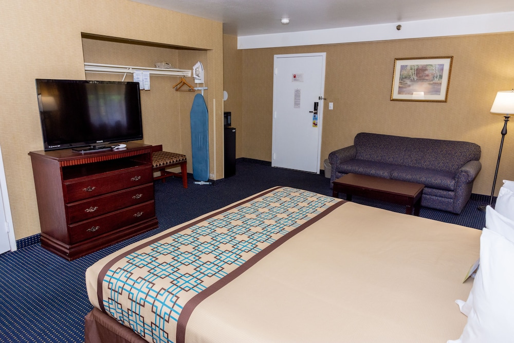 Days Inn & Suites By Wyndham Artesia 16/37