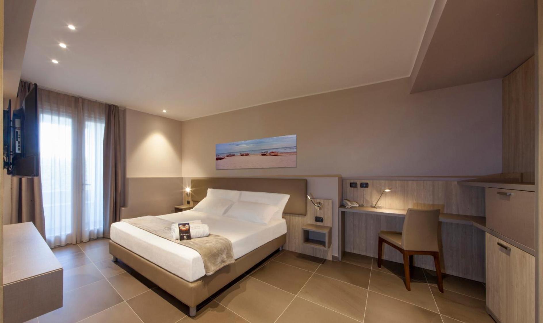 CLASSIC, DOUBLE OR TWIN BED