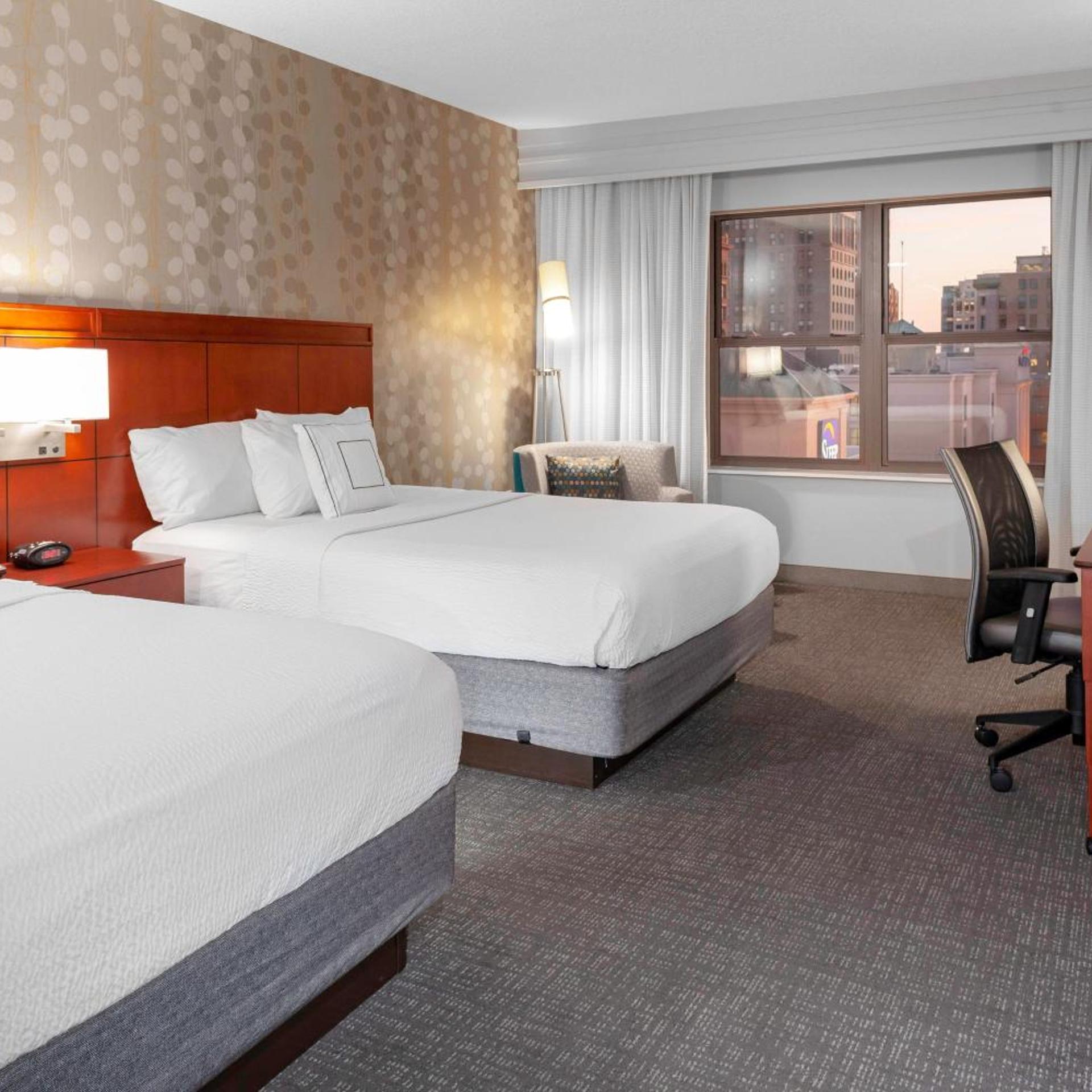 Room, 2 Queen Beds, Bathtub, Accessible