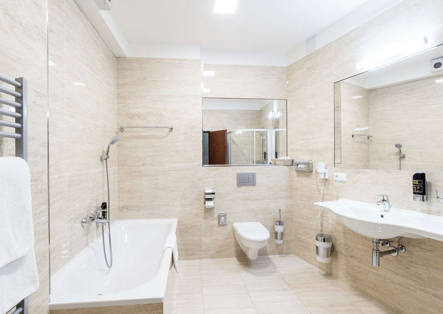 Hotel Meteor Plaza Prague 42/43