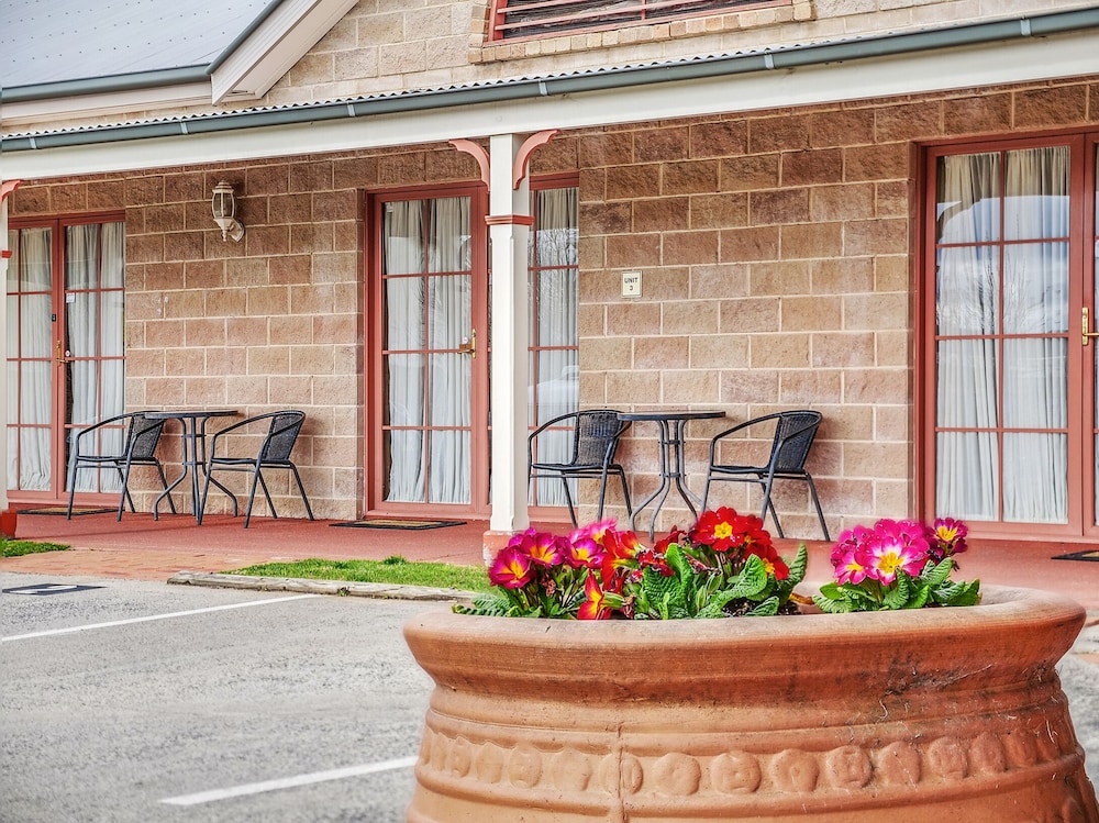 BOWEN INN MOTEL 6/29