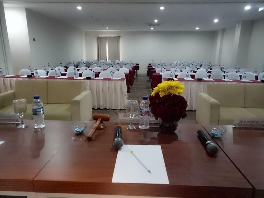 Best Hotel Kedungsari 33/42
