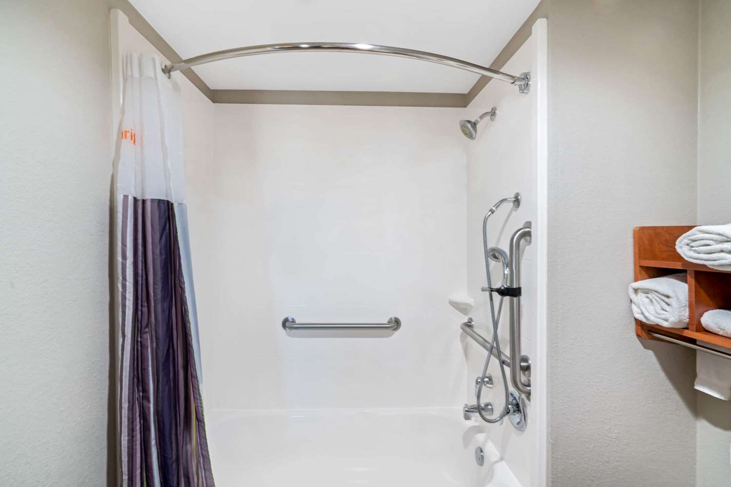 La Quinta Inn & Suites by Wyndham Knoxville North I-75 58/58