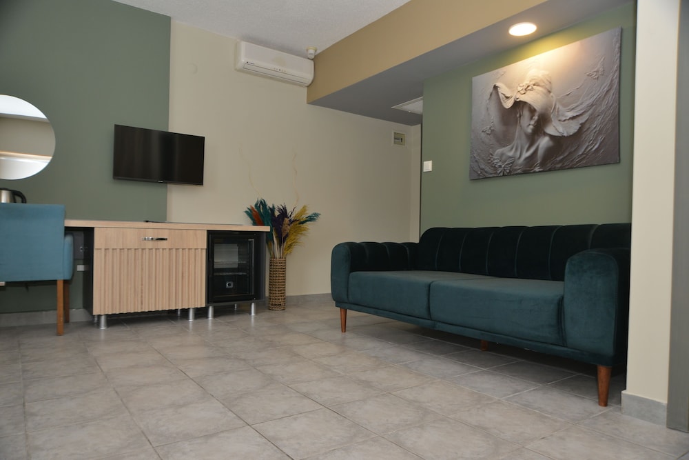 Greenmar Apartments 30/42