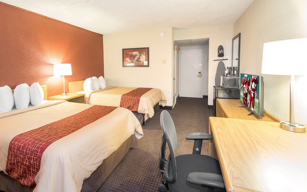 Days Inn by Wyndham Williamsport 10/35