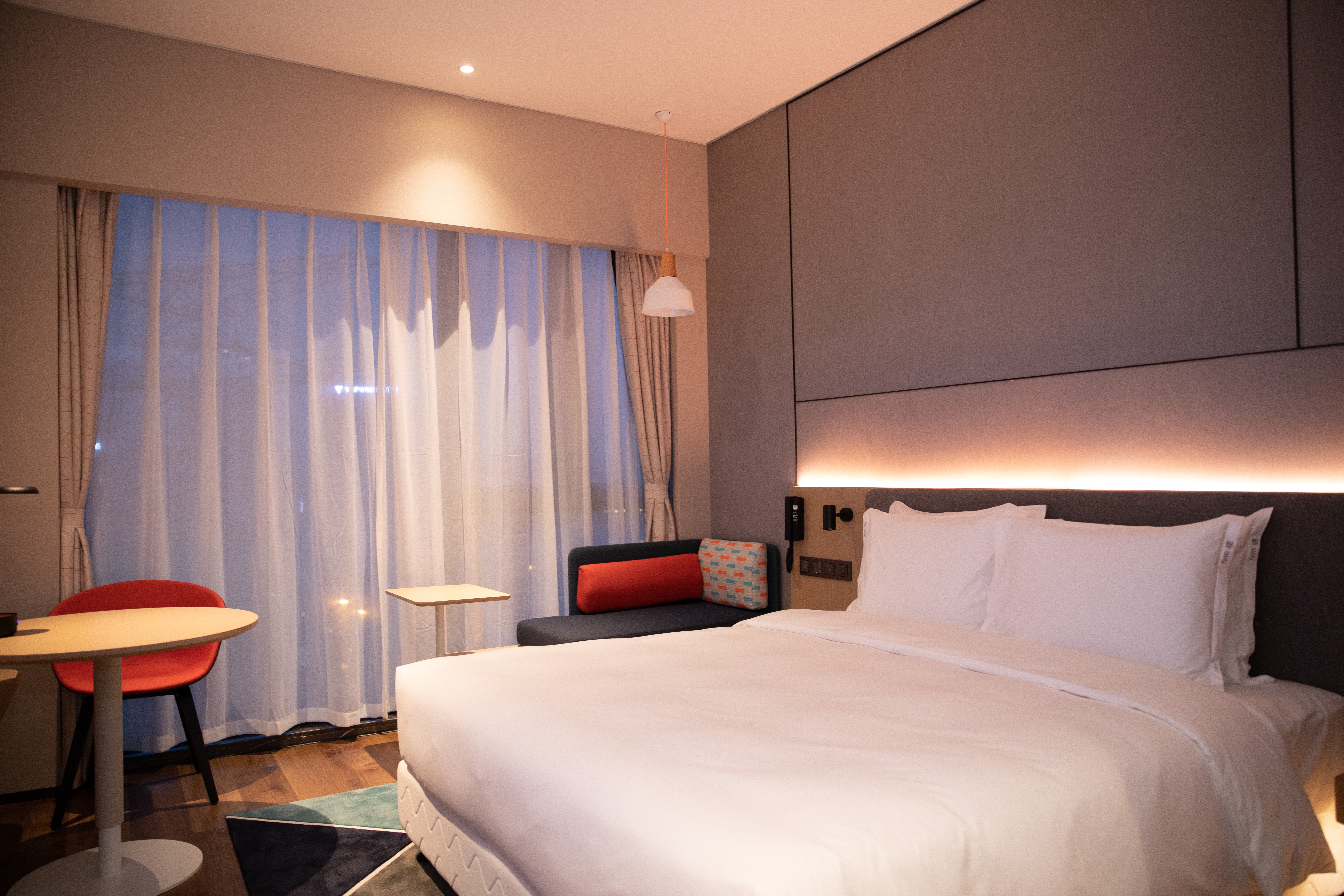 Holiday Inn Express Shenzhen Longhua 23/77