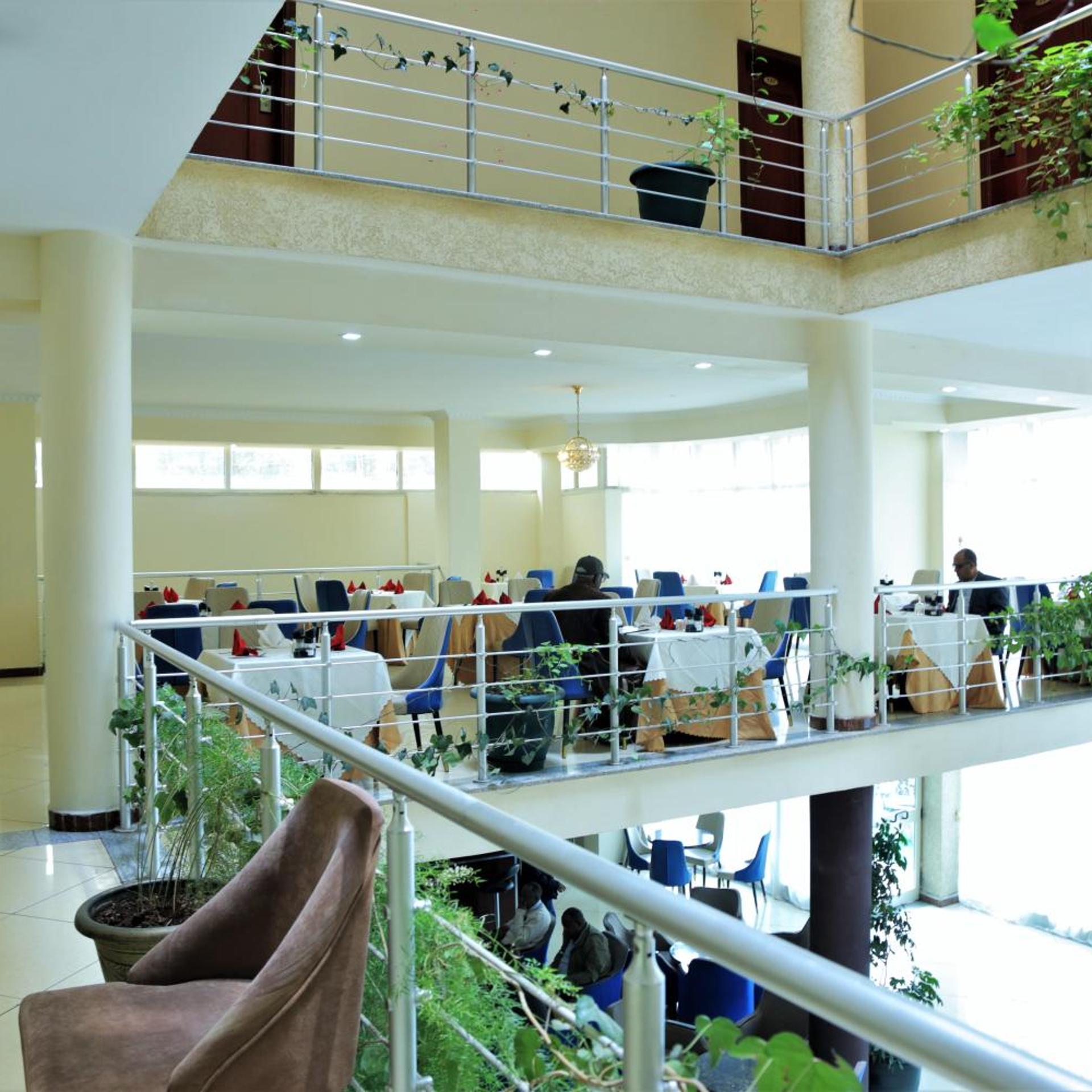 Blue Birds International Hotel 30/50