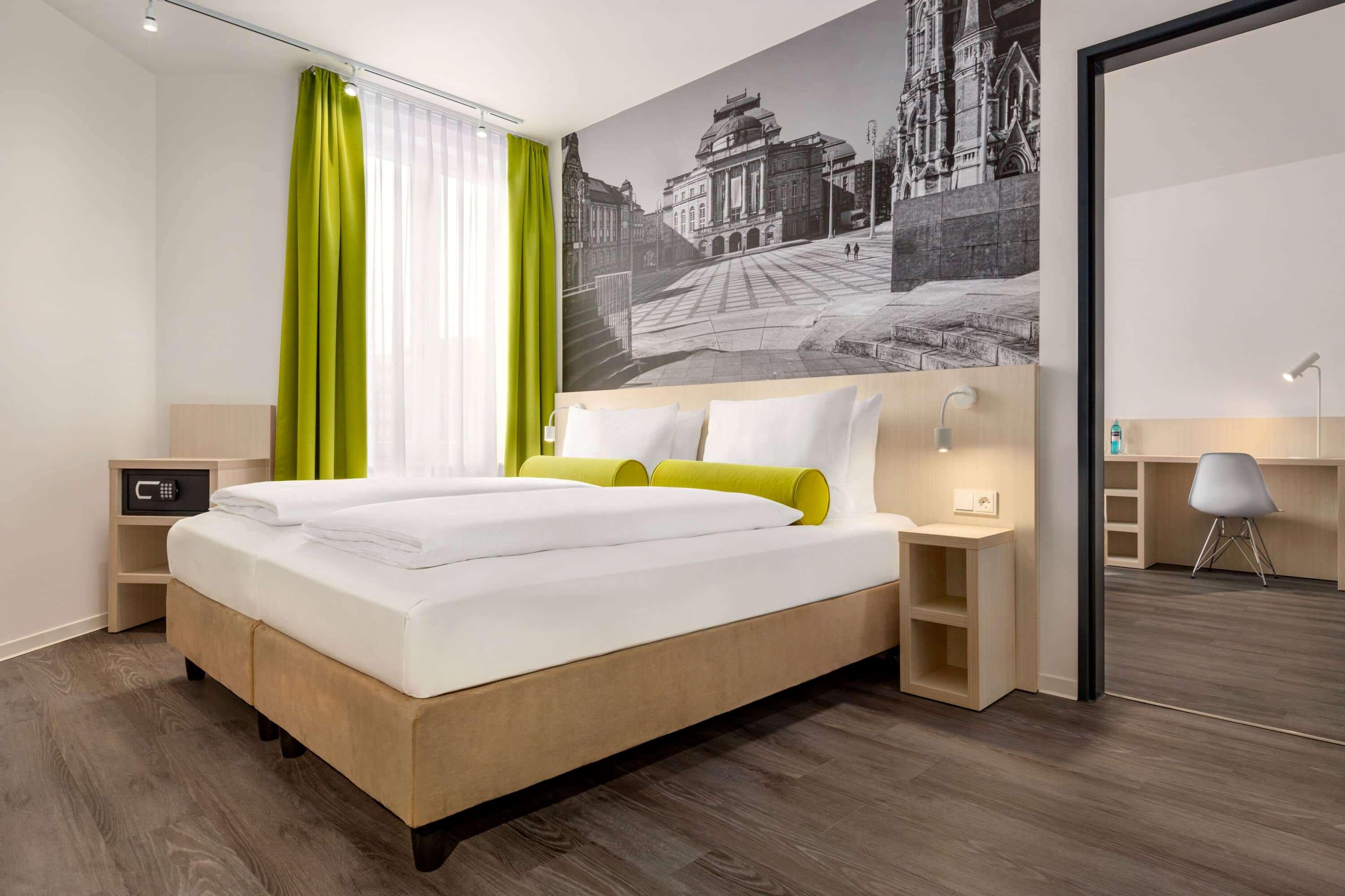 Adjoining, Double Bed